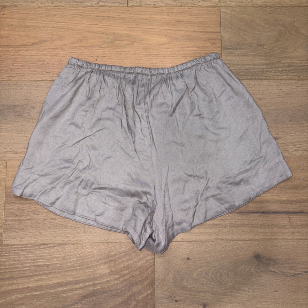 Lizard Thicket Gray Flowy Drawstring Shorts - Picture 3 of 5